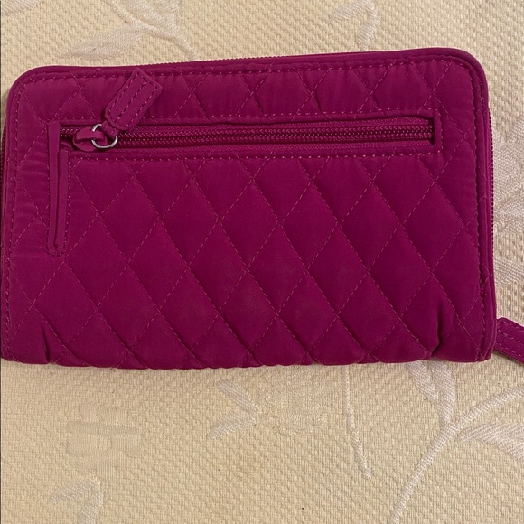 Vera Bradley Fuchsia Quilted Wallet, nice condition - Picture 5 of 8